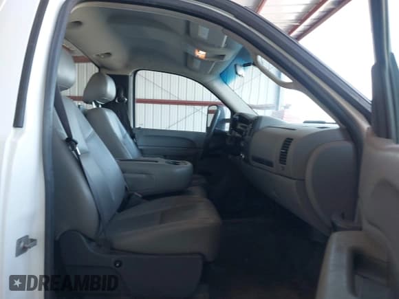 ✅ 2013 Chevrolet Silverado 2500HD Work Truck • VIN: 1GC0CVCG4DF146496 • Lot: 42040683. Wystawiony na IAAI z przebiegiem 297 517 mil. Bezpłatny archiwum sprzedaży aukcyjnych z USA i szczegółowy raport historii pojazdu na DreamBid. Zdjęcie 5.