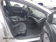 ✅ 2017 Chevrolet Volt LT • VIN: 1G1RC6S57HU191312 • Lot: 42242111. Wystawiony na IAAI z przebiegiem 80 080 mil. Bezpłatny archiwum sprzedaży aukcyjnych z USA i szczegółowy raport historii pojazdu na DreamBid. Zdjęcie 5.