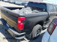 ✅ 2021 Chevrolet Silverado 1500 RST • VIN: 1GCUYEET8MZ311526 • Lot: 42367715. Wystawiony na IAAI z przebiegiem 65 638 mil. Bezpłatny archiwum sprzedaży aukcyjnych z USA i szczegółowy raport historii pojazdu na DreamBid. Zdjęcie 4.