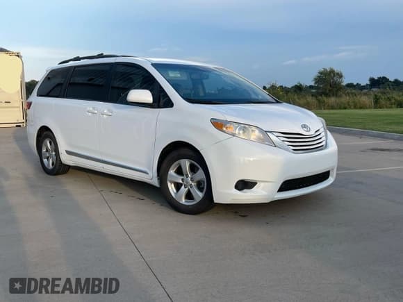 ✅ 2015 Toyota Sienna LE AAS • VIN: 5TDKK3DC3FS547083 • Lot: 83761785. Listed on Copart with 173,895 mi. Free auction sales archive from the USA and detailed vehicle history report at DreamBid. Image 1.