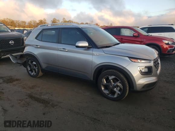 ✅ 2024 Hyundai Venue SEL • VIN: KMHRC8A35RU329171 • Lot: 79301014. Listed on Copart with 309 mi. Free auction sales archive from the USA and detailed vehicle history report at DreamBid. Image 4.