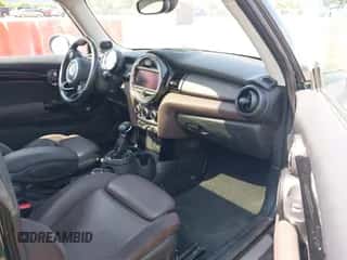 2016 MINI Hardtop with VIN WMWXP5C52G2D14536, listed as a IAAI auction lot 42565690 with 62,682 mi miles and . Bid and sale history available at DreamBid. Image 5.