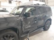 ✅ 2025 Toyota Land Cruiser 1958 Edition • VIN: JTEABFAJ9S5012075 • Lot: 42774869. Wystawiony na IAAI z przebiegiem 5 755 mil. Bezpłatny archiwum sprzedaży aukcyjnych z USA i szczegółowy raport historii pojazdu na DreamBid. Zdjęcie 6.