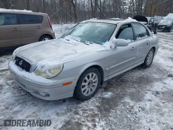 2004 Hyundai Sonata GLS z VIN KMHWF35H54A993497, wystawiony jako IAAI lot #41514677 z przebiegiem 45 330 mil mil oraz . Historia ofert i sprzedaży dostępna na DreamBid. Obrazek 2.