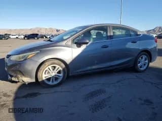 2018 Chevrolet Cruze LT с VIN 1G1BH5SE8J7137793, выставлен на аукционе Copart как лот 84082584 с пробегом 98 559 миль миль и Списание • Salvage title. История ставок и продаж доступна на DreamBid. Изображение 1.