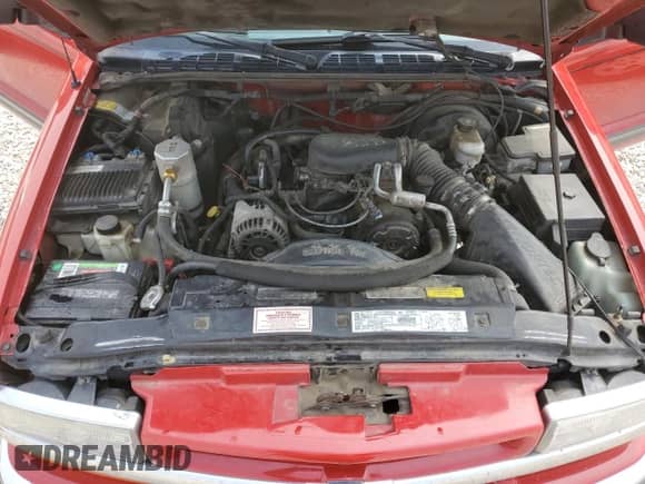 2000 Chevrolet Blazer LT with VIN 1GNDT13W1Y2194639, listed as a Copart auction lot 65911124 with Not provided miles and Clean title. Bid and sale history available at DreamBid. Image 13.