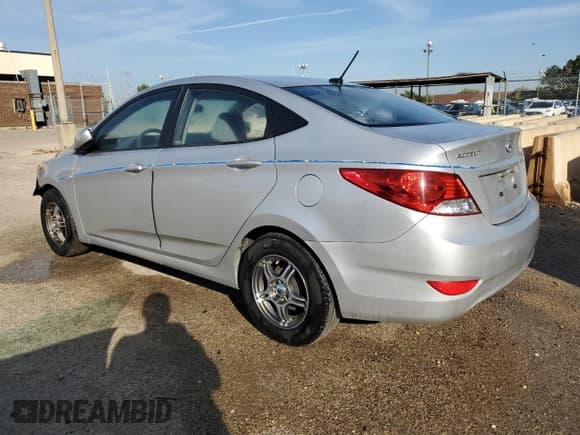 ✅ 2013 Hyundai Accent GLS • VIN: KMHCT4AE4DU421641 • Lot: 92010615. Wystawiony na Copart z przebiegiem 174 782 mil. Bezpłatny archiwum sprzedaży aukcyjnych z USA i szczegółowy raport historii pojazdu na DreamBid. Zdjęcie 2.