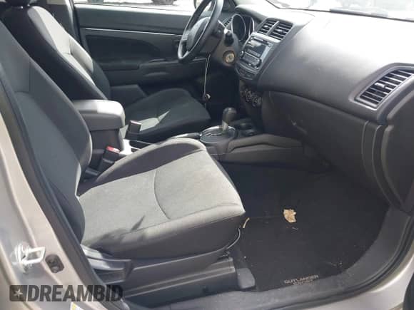 2015 Mitsubishi Outlander ES с VIN 4A4AR3AU7FE044529, выставлен на аукционе IAAI как лот 43322080 с пробегом 57 040 миль миль и . История ставок и продаж доступна на DreamBid. Изображение 5.