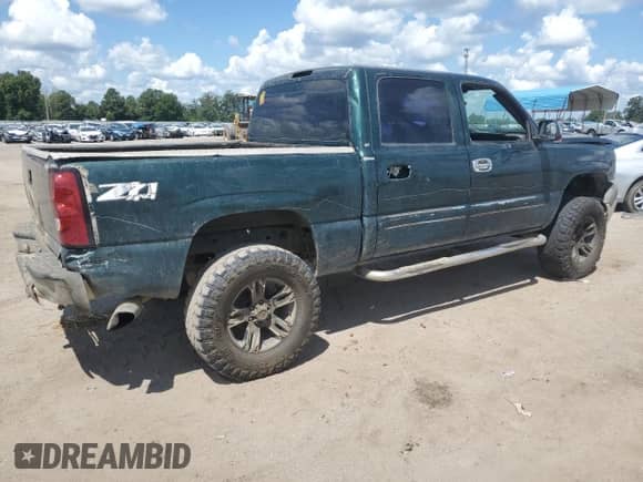 ✅ 2006 Chevrolet Silverado 1500 LS • VIN: 2GCEK13V561258587 • Lot: 68458974. Wystawiony na Copart z przebiegiem 237 218 mil mil. Skorzystaj z bezpłatnego archiwum sprzedaży aukcyjnych z USA i zobacz szczegółowy raport historii pojazdu na DreamBid. Zdjęcie 3.