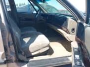 ✅ 1998 Buick LeSabre Custom • VIN: 1G4HP52K2WH519177 • Lot: 42317300. Wystawiony na IAAI z przebiegiem 154 709 mil. Bezpłatny archiwum sprzedaży aukcyjnych z USA i szczegółowy raport historii pojazdu na DreamBid. Zdjęcie 5.