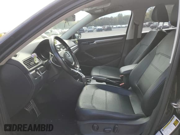 ✅ 2018 Volkswagen Passat S • VIN: 1VWAA7A33JC011803 • Lot: 82513775. Listed on Copart with 124,226 mi. Free auction sales archive from the USA and detailed vehicle history report at DreamBid. Image 7.