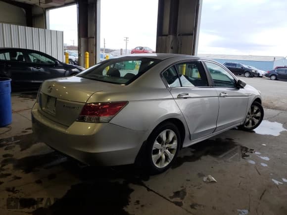 ✅ 2010 Honda Accord EX • VIN: 1HGCP2F77AA131688 • Lot: 92994525. Listed on Copart with 171,822 mi. Free auction sales archive from the USA and detailed vehicle history report at DreamBid. Image 3.