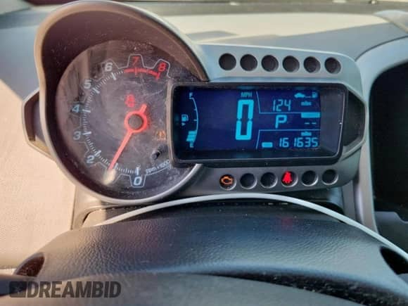 ✅ 2015 Chevrolet Sonic LT • VIN: 1G1JC5SH4F4175972 • Lot: 82284225. Listed on Copart with 161,635 mi. Free auction sales archive from the USA and detailed vehicle history report at DreamBid. Image 9.