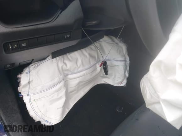 ✅ 2024 Toyota RAV4 Hybrid XLE Premium • VIN: 4T3B6RFV7RU154597 • Lot: 43090315. Wystawiony na IAAI z przebiegiem 10 933 mil. Bezpłatny archiwum sprzedaży aukcyjnych z USA i szczegółowy raport historii pojazdu na DreamBid. Zdjęcie 11.