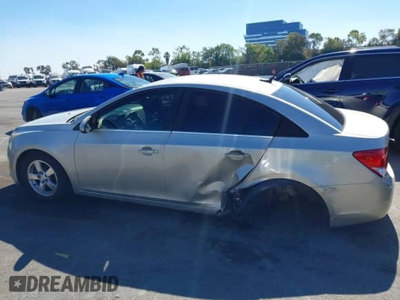 2014 Chevrolet Cruze 1LT с VIN 1G1PC5SB5E7346490, выставлен на аукционе IAAI как лот 43469826 с пробегом 128 975 миль миль и . История ставок и продаж доступна на DreamBid. Изображение 14.