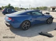 ✅ 2024 Ford Mustang EcoBoost Premium • VIN: 1FA6P8TH2R5140630 • Lot: 71417555. Wystawiony na Copart z przebiegiem 8 366 mil. Bezpłatny archiwum sprzedaży aukcyjnych z USA i szczegółowy raport historii pojazdu na DreamBid. Zdjęcie 3.