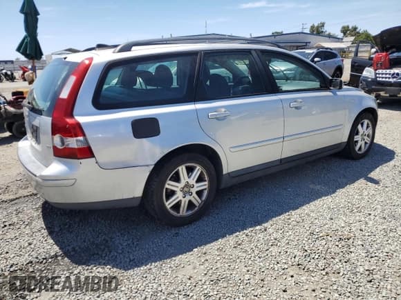 ✅ 2006 Volvo V50 2.4L • VIN: YV1MW390362171787 • Lot: 62312785. Wystawiony na Copart z przebiegiem 201 549 mil. Bezpłatny archiwum sprzedaży aukcyjnych z USA i szczegółowy raport historii pojazdu na DreamBid. Zdjęcie 3.