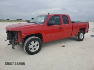 2013 Chevrolet Silverado 1500 LT with VIN 1GCRCSE01DZ377568, listed as a Copart auction lot 86488015 with 231,290 mi miles and Salvage title. Bid and sale history available at DreamBid. Image 1.