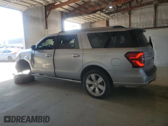 ✅ 2024 Ford Expedition Max Platinum • VIN: 1FMJK1M81REA85706 • Lot: 63205305. Wystawiony na Copart z przebiegiem 27 807 mil. Bezpłatny archiwum sprzedaży aukcyjnych z USA i szczegółowy raport historii pojazdu na DreamBid. Zdjęcie 2.
