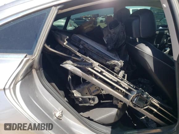 ✅ 2020 Volkswagen Arteon • VIN: WVWDR7AN5LE015434 • Lot: 60157014. Listed on Copart with 67,206 mi. Free auction sales archive from the USA and detailed vehicle history report at DreamBid. Image 10.