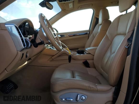 ✅ 2017 Porsche Cayenne • VIN: WP1AA2A25HKA81296 • Lot: 89441035. Wystawiony na Copart z przebiegiem 38 994 mil. Bezpłatny archiwum sprzedaży aukcyjnych z USA i szczegółowy raport historii pojazdu na DreamBid. Zdjęcie 7.