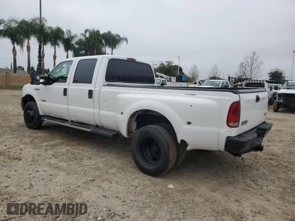 ✅ 2005 Ford F-350 XL • VIN: 1FTWW33P05EB61543 • Лот: 50511765. Опубликован ранее на Copart с пробегом 42 653 миль. Бесплатный доступ к архиву аукционных продаж из США и подробный отчёт об истории автомобиля на DreamBid. Изображение 2.
