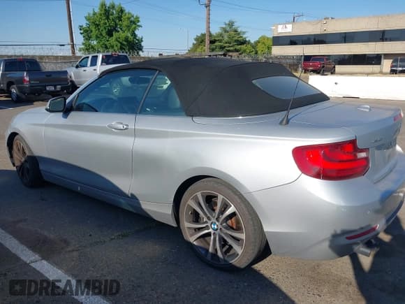✅ 2016 BMW 2 Series 228i xDrive • VIN: WBA1L9C56GV325656 • Lot: 42655006. Wystawiony na IAAI z przebiegiem 108 519 mil. Bezpłatny archiwum sprzedaży aukcyjnych z USA i szczegółowy raport historii pojazdu na DreamBid. Zdjęcie 14.