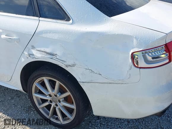 ✅ 2016 Audi A4 Premium • VIN: WAUBFAFL0GN009676 • Lot: 43052829. Listed on IAAI with 107,841 mi. Free auction sales archive from the USA and detailed vehicle history report at DreamBid. Image 6.