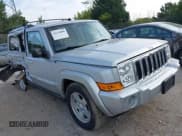 ✅ 2008 Jeep Commander Limited • VIN: 1J8HG58278C182722 • Lot: 43174800. Wystawiony na IAAI z przebiegiem 141 180 mil. Bezpłatny archiwum sprzedaży aukcyjnych z USA i szczegółowy raport historii pojazdu na DreamBid. Zdjęcie 1.