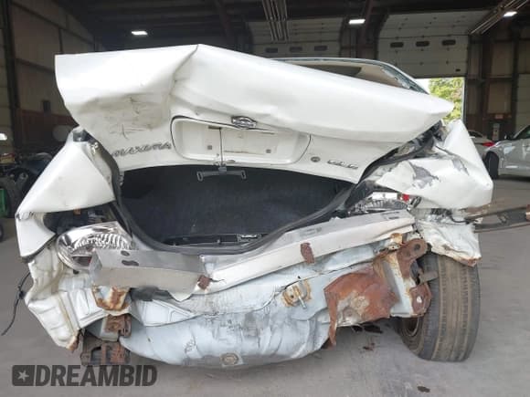 ✅ 2000 Nissan Maxima GXE • VIN: JN1CA31A4YT024169 • Lot: 43144713. Wystawiony na IAAI z przebiegiem 107 531 mil. Bezpłatny archiwum sprzedaży aukcyjnych z USA i szczegółowy raport historii pojazdu na DreamBid. Zdjęcie 6.