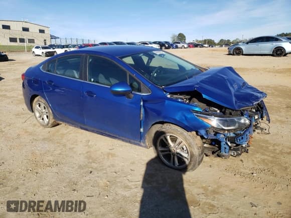 ✅ 2017 Chevrolet Cruze LT • VIN: 1G1BE5SM6H7199929 • Lot: 44418963. Listed on Copart with 83,546 mi. Free auction sales archive from the USA and detailed vehicle history report at DreamBid. Image 4.
