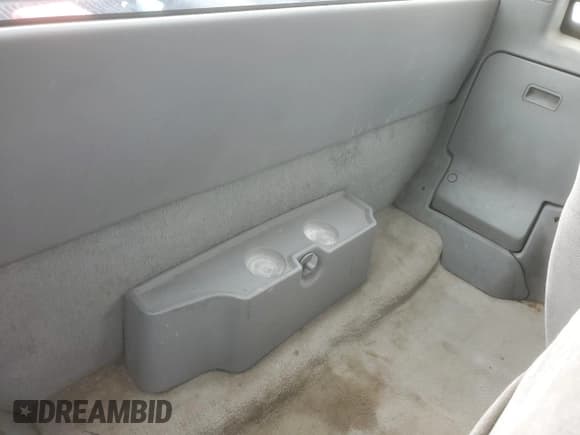 ✅ 1996 Chevrolet S-10 LS • VIN: 1GCCS19W6T8174939 • Лот: 87451014. Опубликован ранее на Copart с пробегом 149 048 миль. Бесплатный доступ к архиву аукционных продаж из США и подробный отчёт об истории автомобиля на DreamBid. Изображение 11.