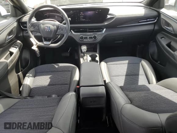 ✅ 2025 Buick Envista Preferred • VIN: KL47LAEP3SB232868 • Lot: 69886275. Wystawiony na Copart z przebiegiem 2 582 mil. Bezpłatny archiwum sprzedaży aukcyjnych z USA i szczegółowy raport historii pojazdu na DreamBid. Zdjęcie 8.