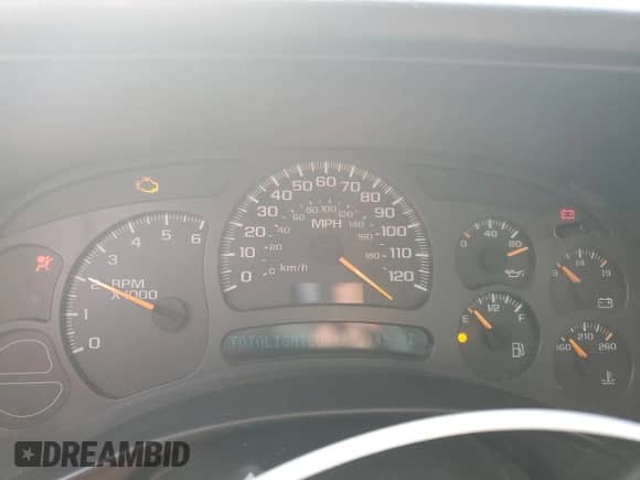 2004 Chevrolet Silverado 1500 LS z VIN 1GCEC14T84E230899, wystawiony jako Copart lot #60497185 z przebiegiem 227 145 mil mil oraz Czysty tytuł • Clean title. Historia ofert i sprzedaży dostępna na DreamBid. Obrazek 9.