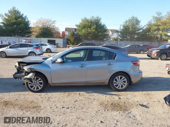 ✅ 2012 Mazda 3 i Touring • VIN: JM1BL1VF1C1501660 • Лот: 43604860. Опубликован ранее на IAAI с пробегом 148 510 миль. Бесплатный доступ к архиву аукционных продаж из США и подробный отчёт об истории автомобиля на DreamBid. Изображение 15.