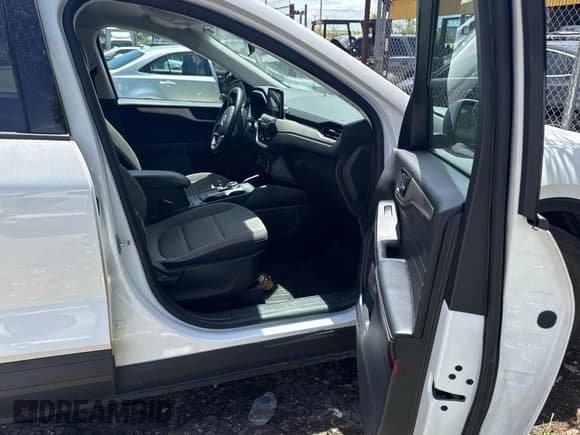 ✅ 2022 Ford Escape SE • VIN: 1FMCU9G69NUA64002 • Лот: 60843525. Опубликован ранее на Copart с пробегом 110 588 миль. Бесплатный доступ к архиву аукционных продаж из США и подробный отчёт об истории автомобиля на DreamBid. Изображение 5.