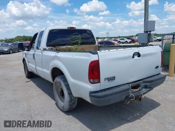 ✅ 2003 Ford F-250 XL • VIN: 1FTNX20FX3EA35282 • Lot: 42564019. Listed on IAAI with 527,619 mi. Free auction sales archive from the USA and detailed vehicle history report at DreamBid. Image 3.