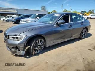 2021 BMW 3 Series 330i xDrive z VIN 3MW5R7J07M8B61568, wystawiony jako Copart lot #80243205 z przebiegiem 96 767 mil mil oraz Szkoda całkowita • Salvage title. Historia ofert i sprzedaży dostępna na DreamBid. Obrazek 1.