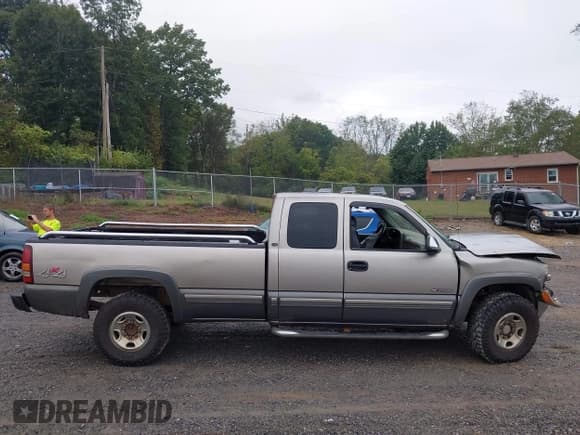 ✅ 2000 Chevrolet Silverado 2500 LS • VIN: 1GCGK29U0YE159139 • Lot: 43324253. Wystawiony na IAAI z przebiegiem 173 646 mil. Bezpłatny archiwum sprzedaży aukcyjnych z USA i szczegółowy raport historii pojazdu na DreamBid. Zdjęcie 13.