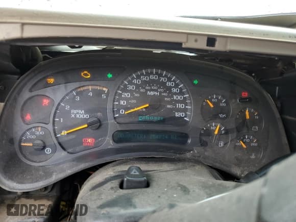 ✅ 2004 Chevrolet Silverado 2500HD LT • VIN: 1GCHK292X4E318763 • Лот: 78013674. Опубликован ранее на Copart с пробегом 254 024 миль. Бесплатный доступ к архиву аукционных продаж из США и подробный отчёт об истории автомобиля на DreamBid. Изображение 9.