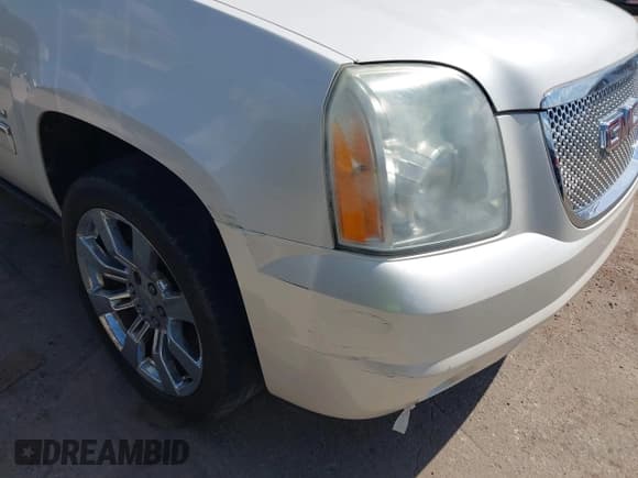 ✅ 2011 GMC Yukon Denali • VIN: 1GKS1EEF9BR113819 • Lot: 43402424. Listed on IAAI with 151,424 mi. Free auction sales archive from the USA and detailed vehicle history report at DreamBid. Image 6.