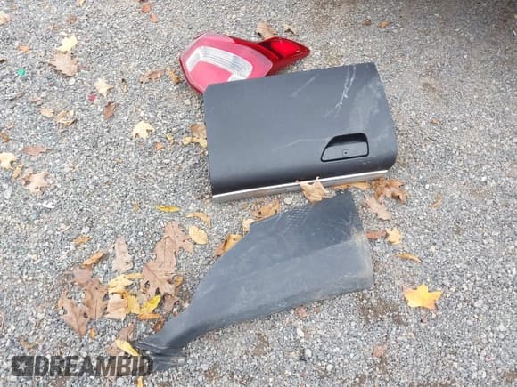 ✅ 2016 Ford Explorer XLT • VIN: 1FM5K8D89GGB68781 • Lot: 43620074. Listed on IAAI with 132,137 mi. Free auction sales archive from the USA and detailed vehicle history report at DreamBid. Image 12.