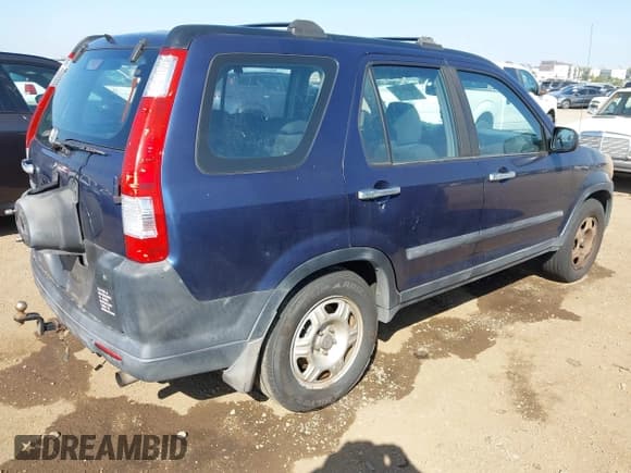 ✅ 2005 Honda CR-V LX • VIN: SHSRD68555U308619 • Lot: 43559793. Listed on IAAI with 218,460 mi. Free auction sales archive from the USA and detailed vehicle history report at DreamBid. Image 4.
