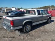 ✅ 1995 Dodge Dakota • VIN: 1B7GL23Y3SS323789 • Lot: 43692175. Wystawiony na IAAI z przebiegiem 170 000 mil. Bezpłatny archiwum sprzedaży aukcyjnych z USA i szczegółowy raport historii pojazdu na DreamBid. Zdjęcie 4.