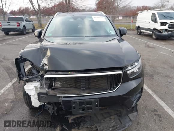 ✅ 2021 Volvo XC40 Momentum • VIN: YV4162UK4M2471473 • Lot: 43780178. Wystawiony na IAAI z przebiegiem 44 464 mil. Bezpłatny archiwum sprzedaży aukcyjnych z USA i szczegółowy raport historii pojazdu na DreamBid. Zdjęcie 12.