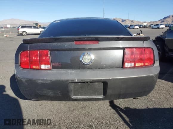 ✅ 2007 Ford Mustang Deluxe • VIN: 1ZVFT80N075350539 • Lot: 85910765. Listed on Copart with 212,108 mi. Free auction sales archive from the USA and detailed vehicle history report at DreamBid. Image 6.