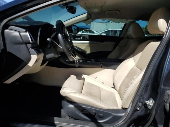 ✅ 2017 Nissan Maxima SV • VIN: 1N4AA6AP2HC436235 • Lot: 91173155. Wystawiony na Copart z przebiegiem 100 122 mil. Bezpłatny archiwum sprzedaży aukcyjnych z USA i szczegółowy raport historii pojazdu na DreamBid. Zdjęcie 7.