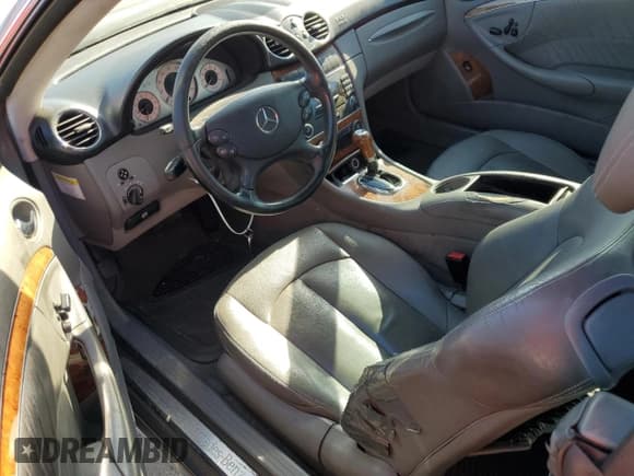 ✅ 2006 Mercedes-Benz CLK 500 • VIN: WDBTJ75H56F181876 • Lot: 46613625. Wystawiony na Copart z przebiegiem 154 632 mil. Bezpłatny archiwum sprzedaży aukcyjnych z USA i szczegółowy raport historii pojazdu na DreamBid. Zdjęcie 8.