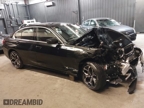 ✅ 2025 BMW 3 Series 330i xDrive • VIN: 3MW89CW08S8F24309 • Lot: 42125993. Wystawiony na IAAI z przebiegiem 457 mil. Bezpłatny archiwum sprzedaży aukcyjnych z USA i szczegółowy raport historii pojazdu na DreamBid. Zdjęcie 14.