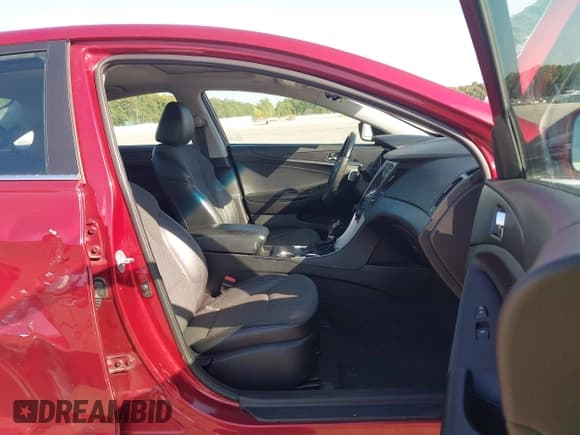 ✅ 2013 Hyundai Sonata SE • VIN: 5NPEC4AB2DH794397 • Лот: 43330228. Опубликован ранее на IAAI с пробегом 117 272 миль. Бесплатный доступ к архиву аукционных продаж из США и подробный отчёт об истории автомобиля на DreamBid. Изображение 5.